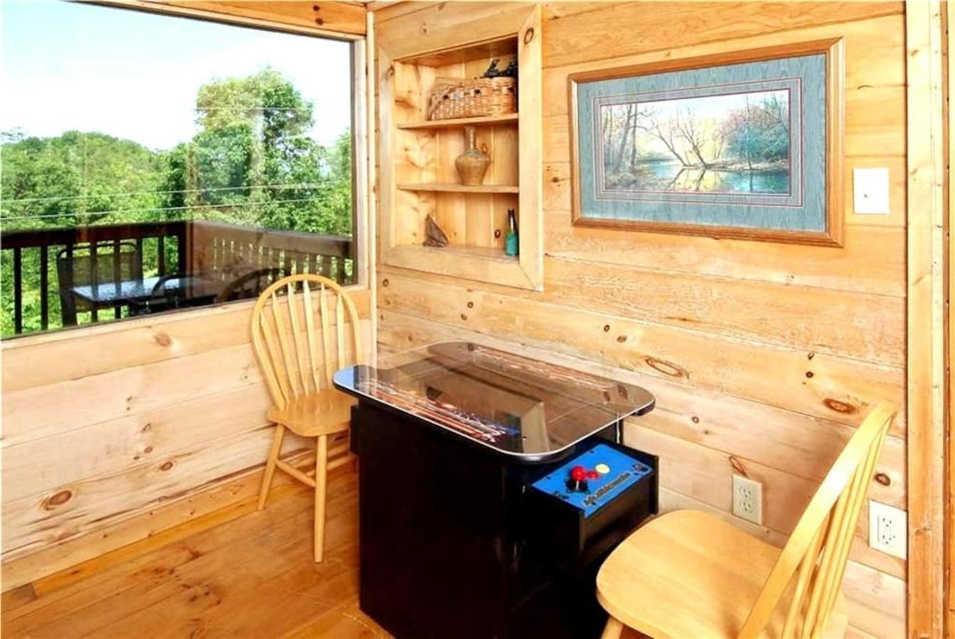 Holiday home Gorgeous Wgreat Views, Pool, Game Sevierville