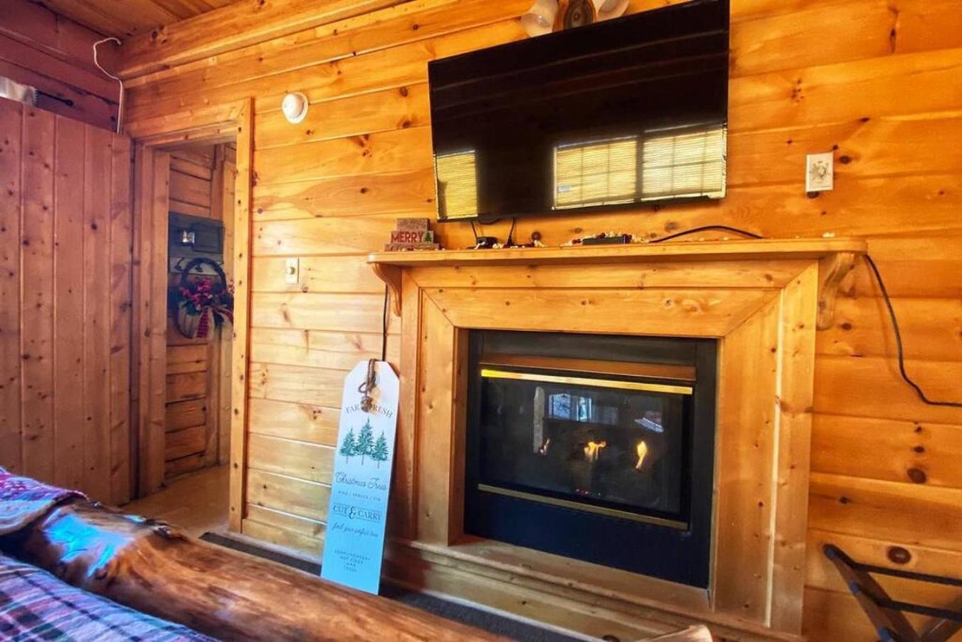 Gorgeous Wgreat Views, Pool, Game * Sevierville