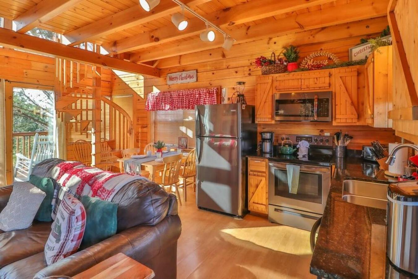 Gorgeous Wgreat Views, Pool, Game Sevierville